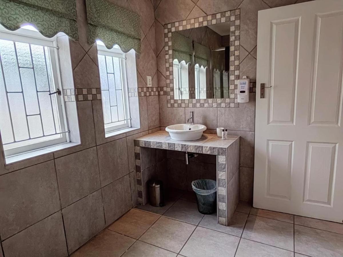 Aviators Paradise Guest House Mossel Bay Eksteriør bilde